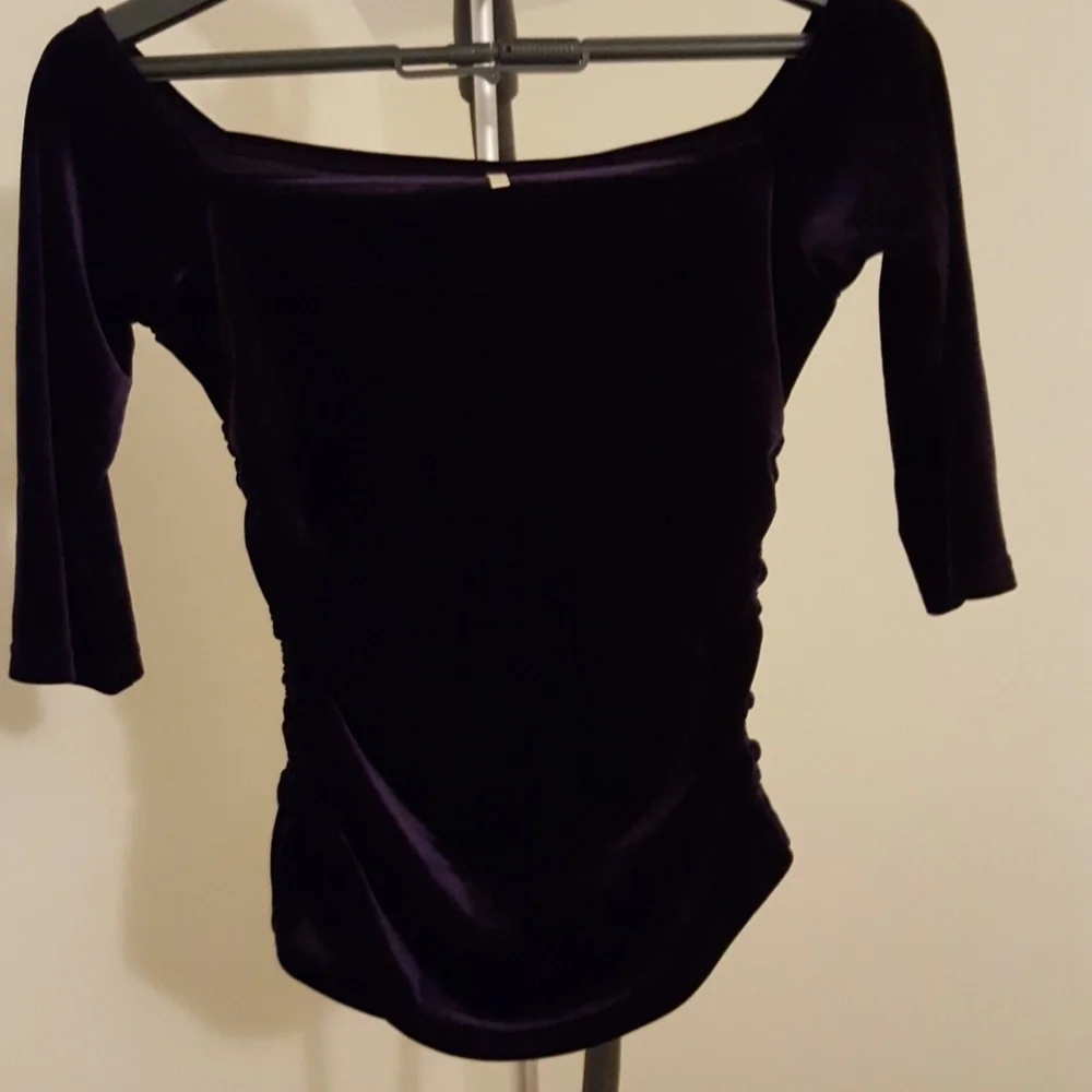 Top - Picture 2 of 4